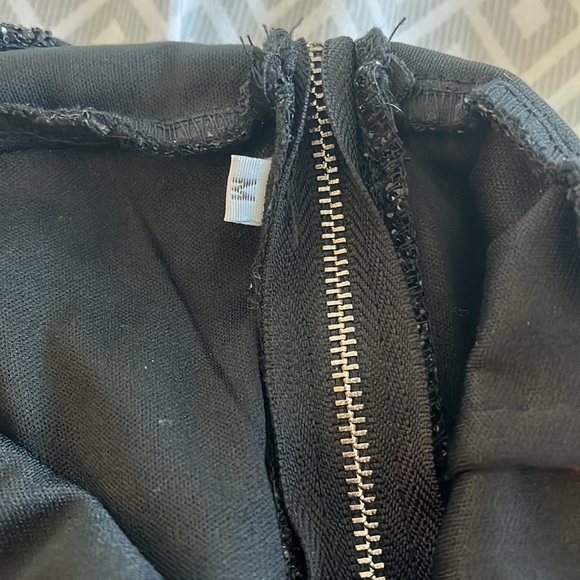 Lil Black dress - Picture 6 of 9